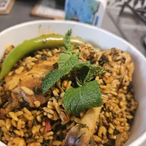 Riz djerbien aux épices et viande, spécialité tunisienne authentique - Traiteur Marseille