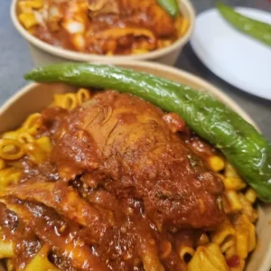 Makrouna salsa, pâtes tunisiennes en sauce épicée et pimentée - Spécialité Marseille